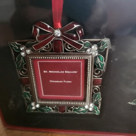 St Nicholas Square ~ beautifully detailed Enameled metal Christmas Ornaments - Picture 5 of 6